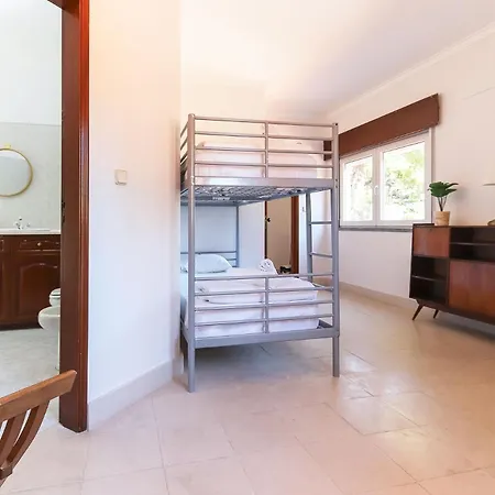 Classic With Pool By Homing Sintra
