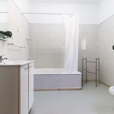 Classic With Pool By Homing *